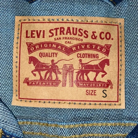 Levi’s denim jacket- Small - Picture 2 of 3